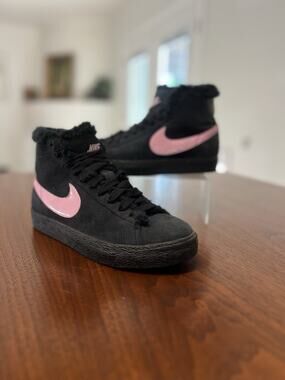 Nike Blazer Mid Boot Black Suede Perfect Pink Faux Fur Winter Girls Size 4.5 Y